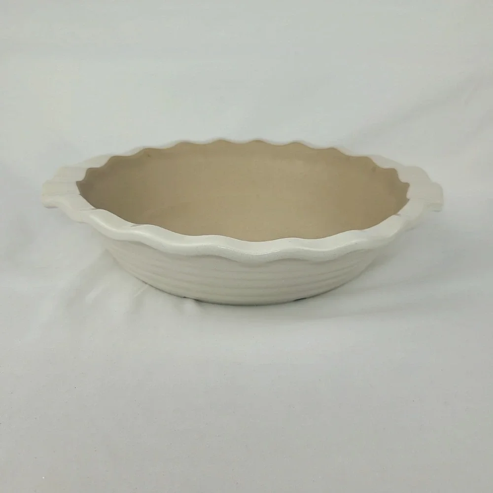 Pampered Chef Family Heritage Stoneware Deep Dish Pie Plate White Scalloped 9in